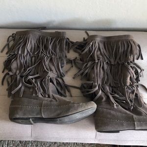 Moccasin boots